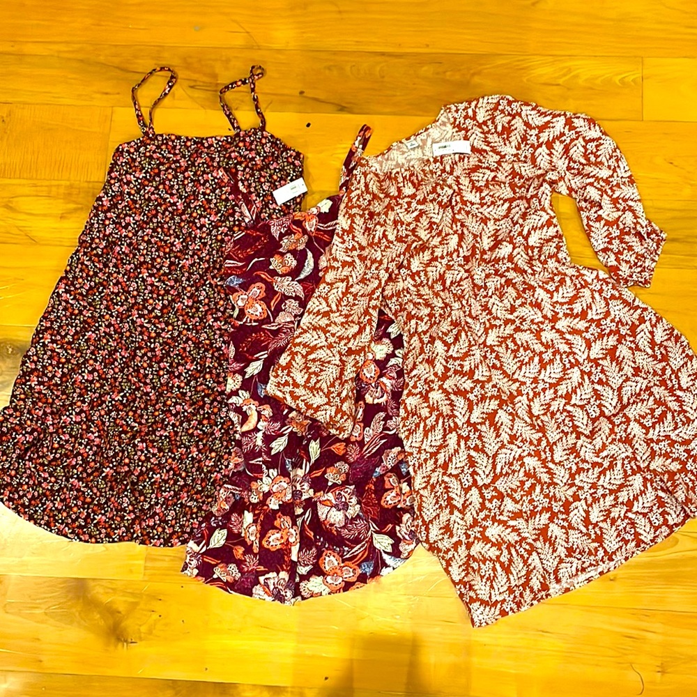 ALL NEW 3 Old Navy women’s dresses in size Medium